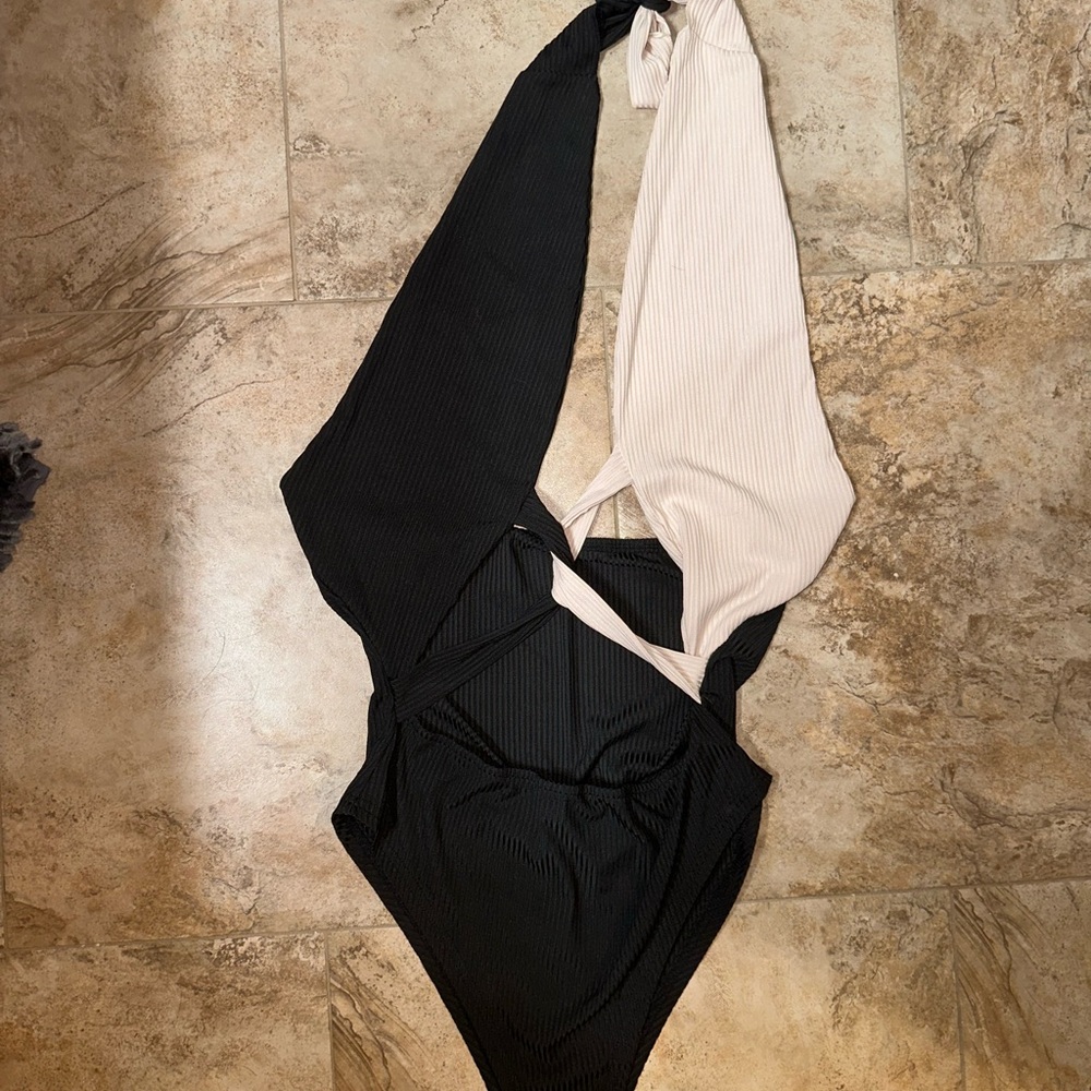 SHEIN Black and Cream Bodysuit